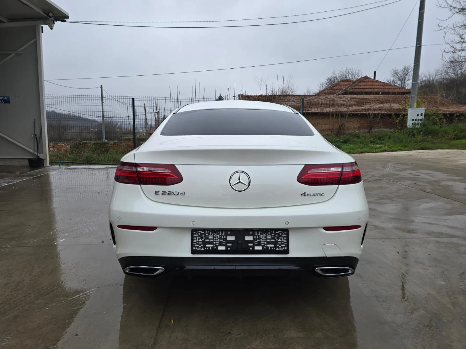 Mercedes-Benz E 220 4MATIC - AMG - Обдухване - BURMESTER - изображение 8