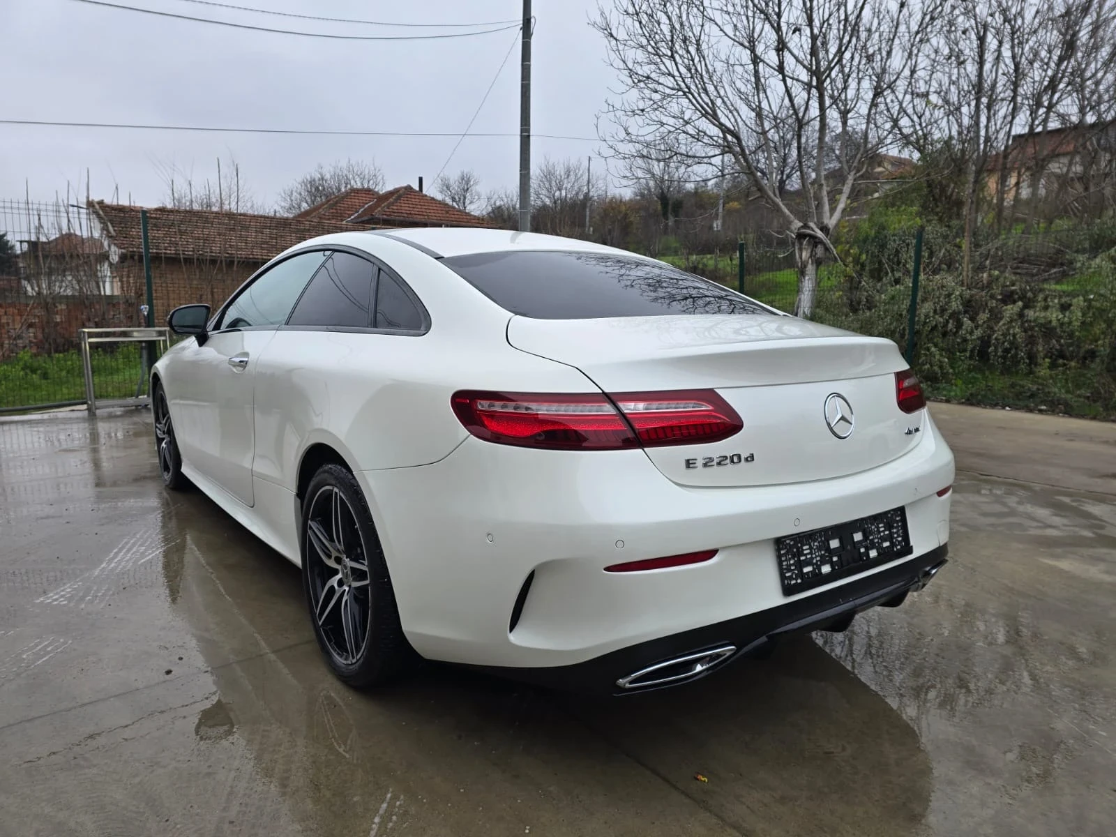 Mercedes-Benz E 220 4MATIC - AMG - Обдухване - BURMESTER - изображение 5