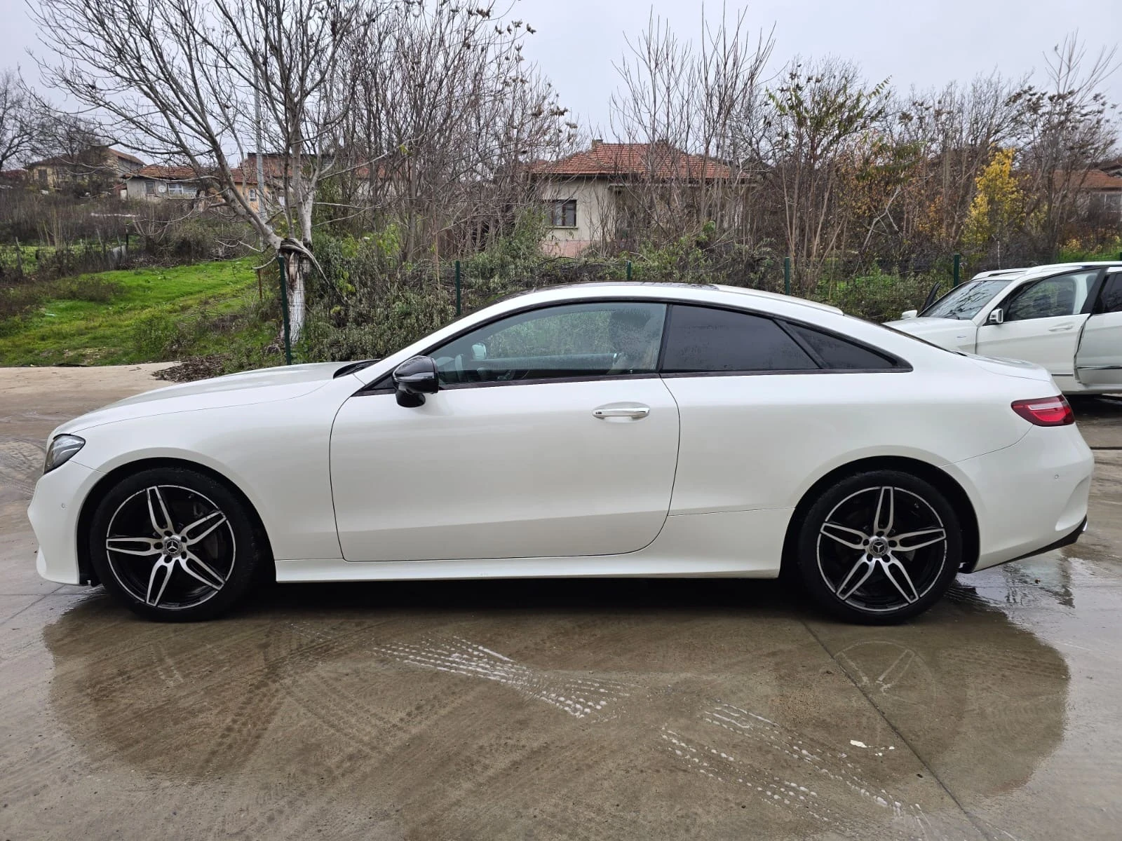 Mercedes-Benz E 220 4MATIC - AMG - Обдухване - BURMESTER - изображение 7