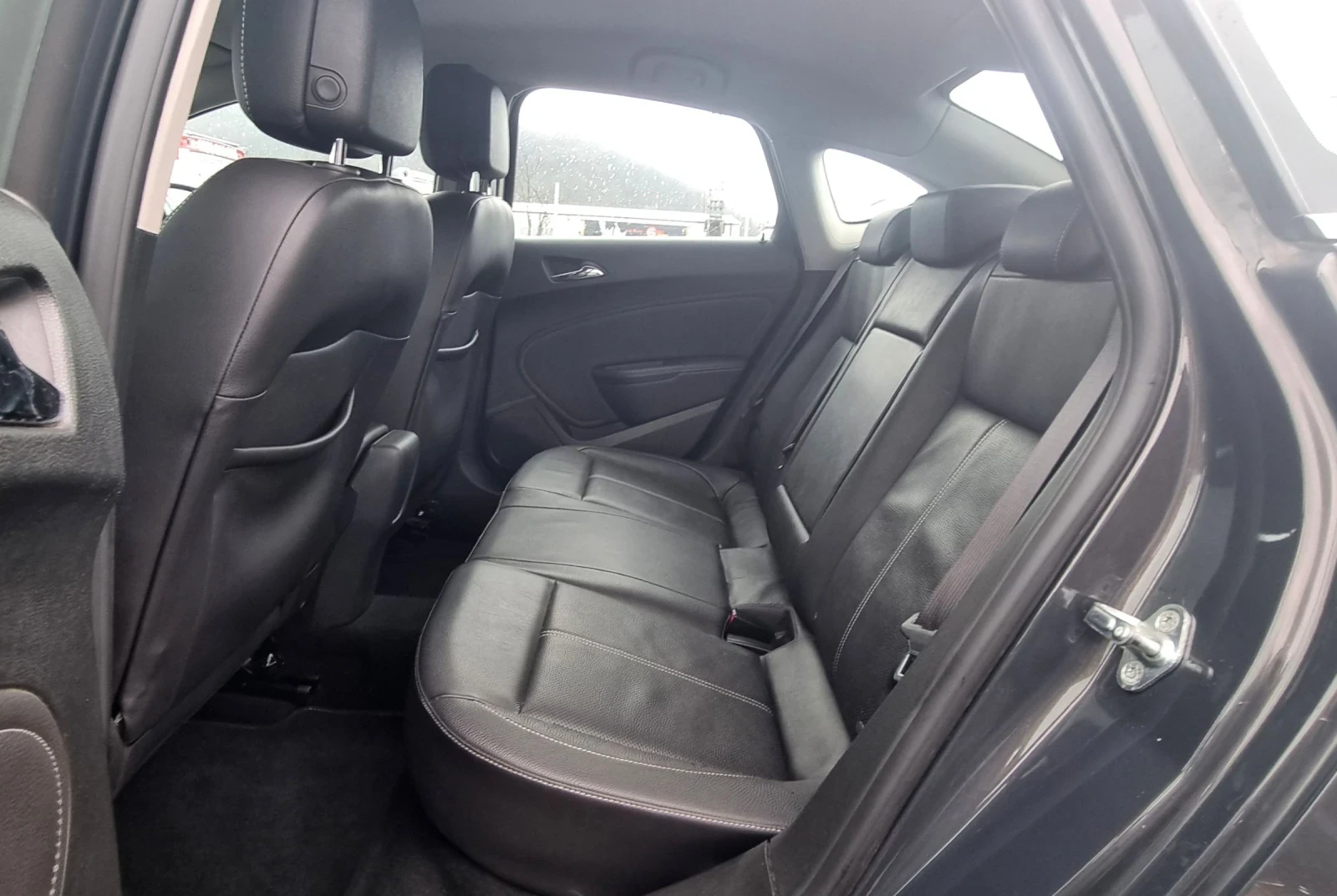 Opel Astra 1.7d ecoflex 110k.c., снимка 12 - Автомобили и джипове - 53944377