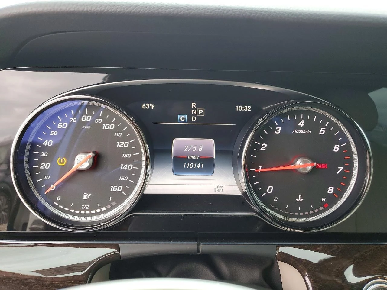 Mercedes-Benz E 300 * KEYLESS* BURMESTER* ШИБИДАХ* КОЖА* КАМЕРА* ШИБИД, снимка 9 - Автомобили и джипове - 53960971