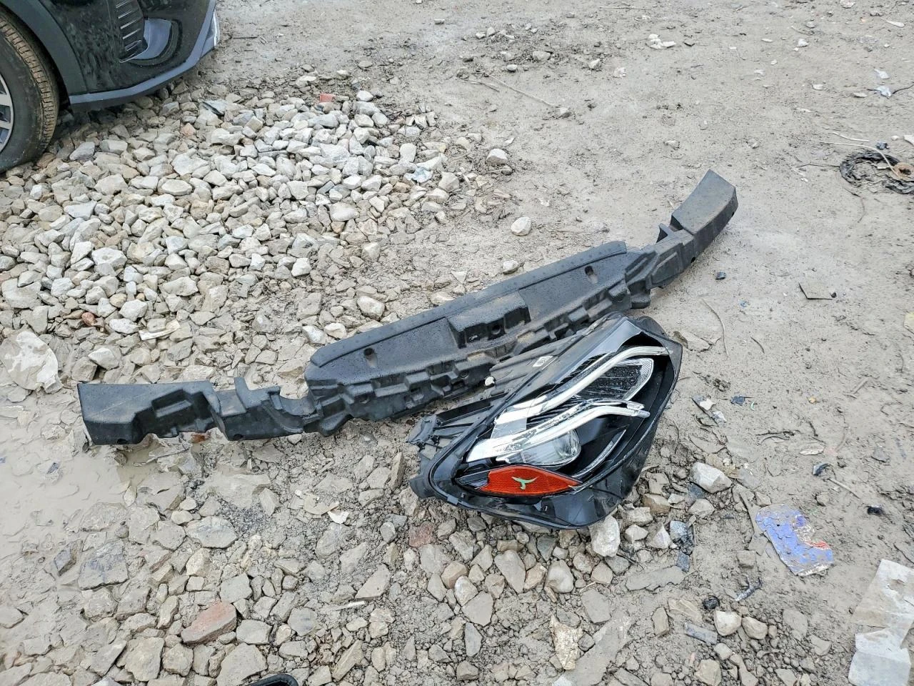 Mercedes-Benz E 300 * KEYLESS* BURMESTER* ШИБИДАХ* КОЖА* КАМЕРА* ШИБИД, снимка 11 - Автомобили и джипове - 53960971