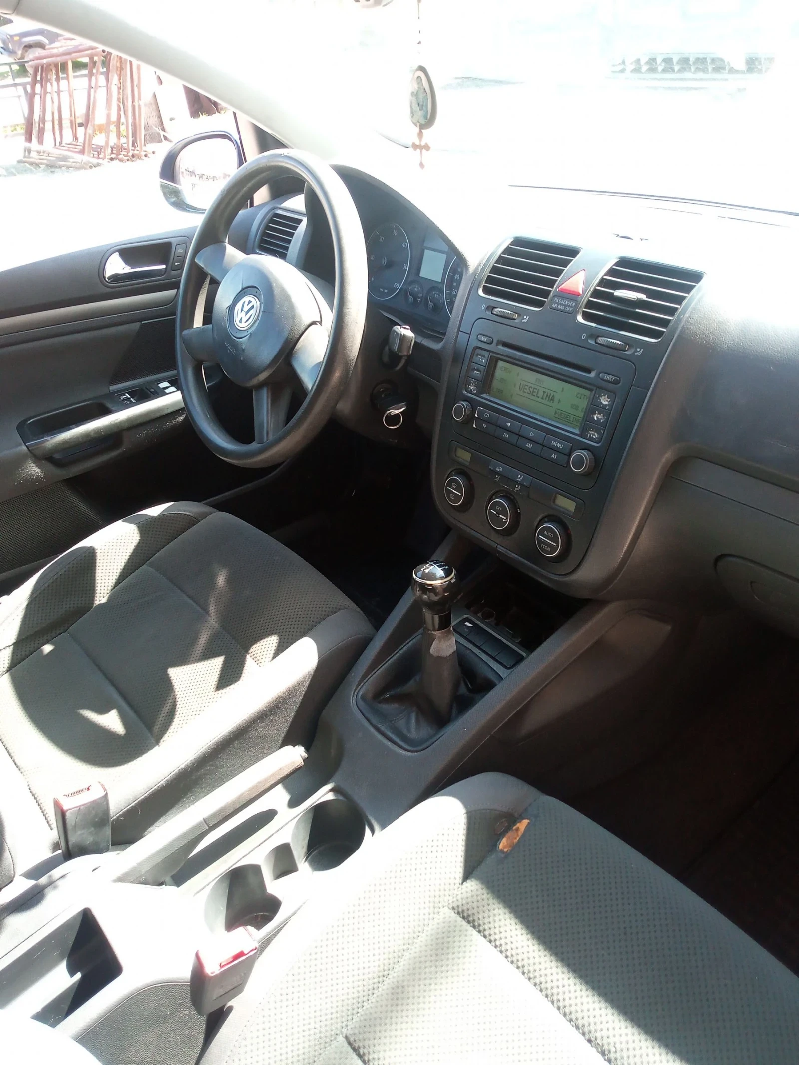 VW Golf 1.9 tdi, снимка 6 - Автомобили и джипове - 54114371