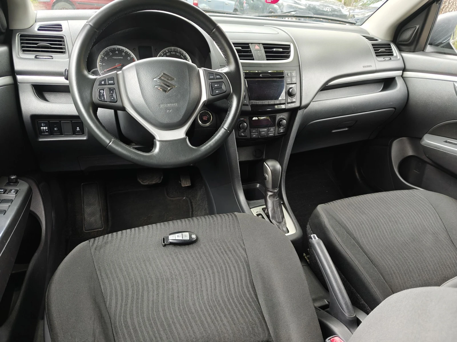 Suzuki Swift 1.3 Automatic, снимка 6 - Автомобили и джипове - 54378546