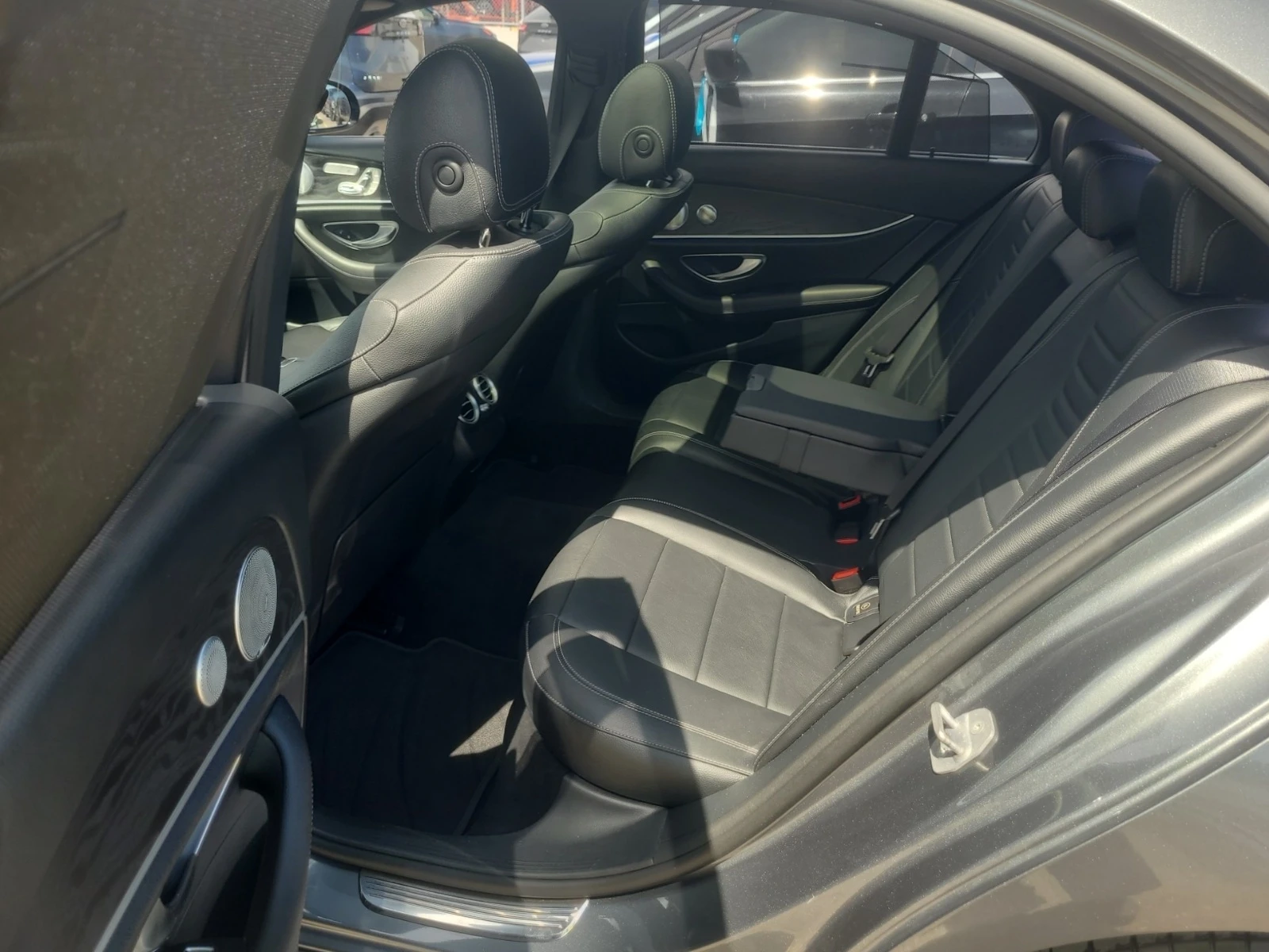 Mercedes-Benz E 400 BURMESTER * ПАНОРАМА * СЕРВИЗНА ИСТОРИЯ * , снимка 8 - Автомобили и джипове - 54557303