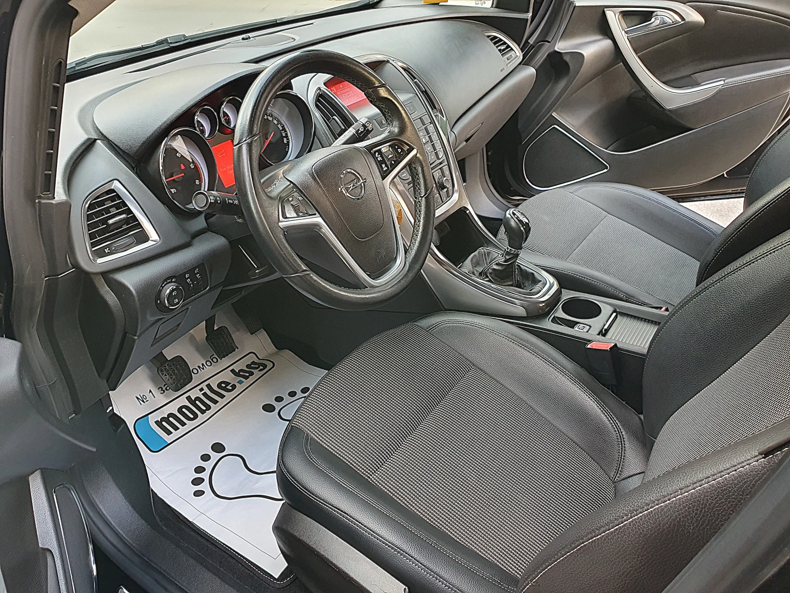 Opel Astra 1.7CDTI-125k.s., снимка 12 - Автомобили и джипове - 54570993