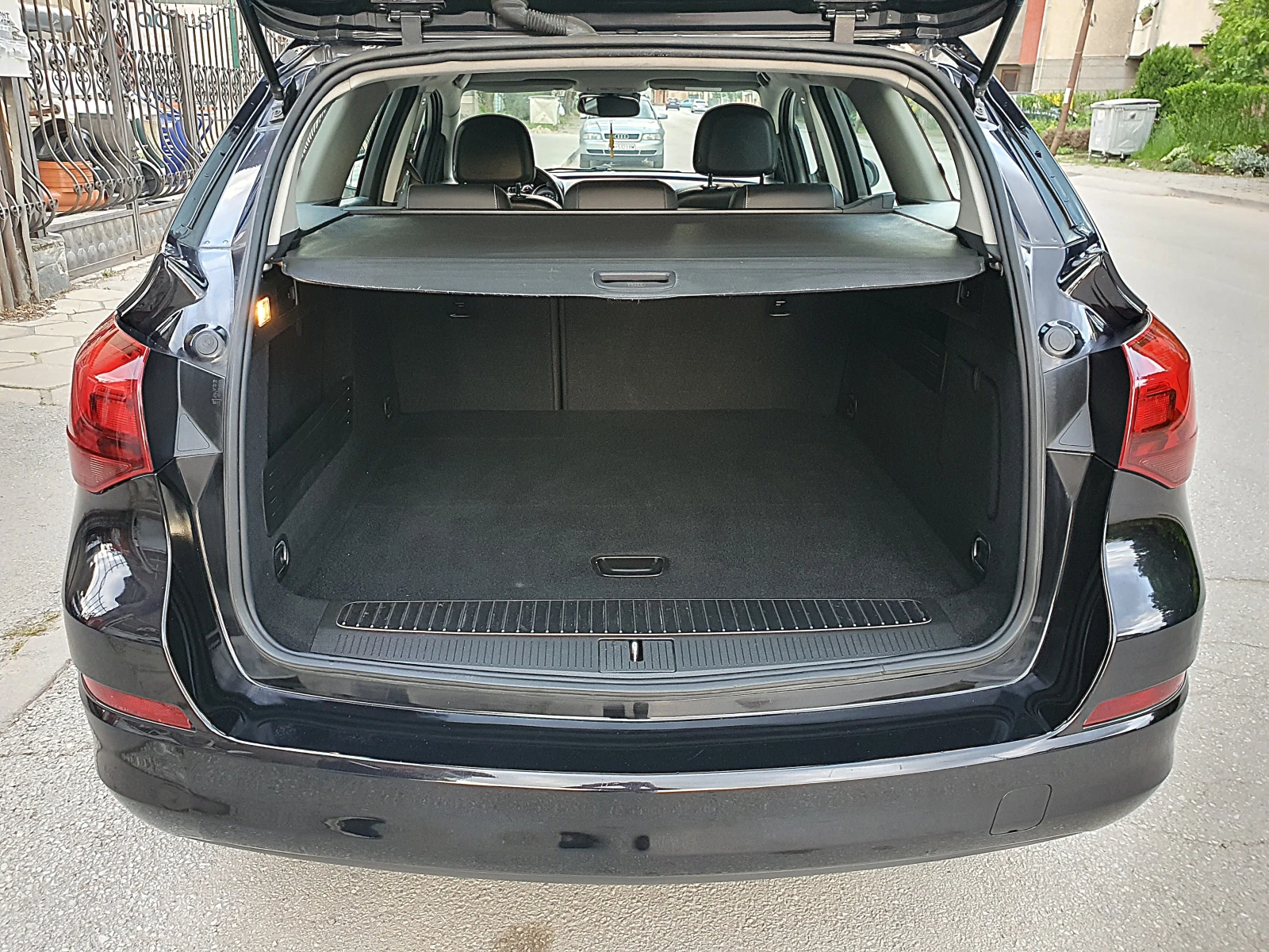 Opel Astra 1.7CDTI-125k.s., снимка 10 - Автомобили и джипове - 54570993