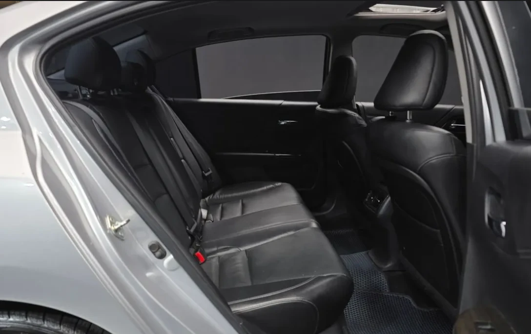 Honda Accord 2.4 бензин, снимка 4 - Автомобили и джипове - 54993978