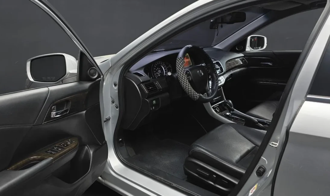 Honda Accord 2.4 бензин, снимка 3 - Автомобили и джипове - 54993978