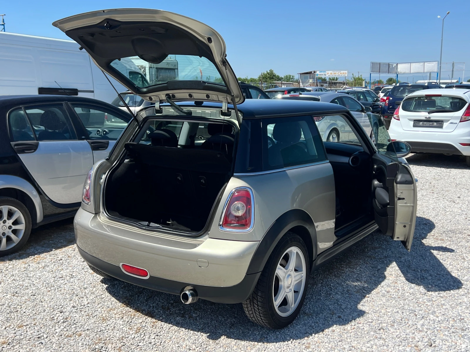 Mini One ЛИЗИНГ-КЛИМА-ТОП, снимка 13 - Автомобили и джипове - 55241155