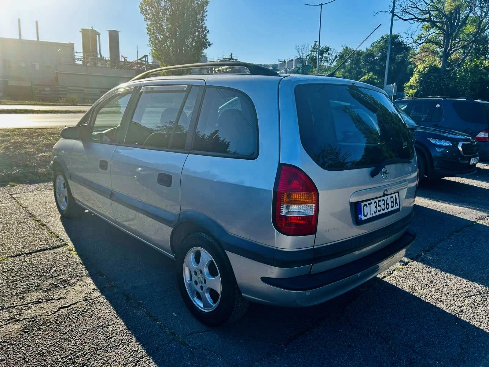 Opel Zafira, снимка 2 - Автомобили и джипове - 56649441