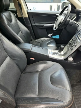 Volvo XC60 3.2 AWD, снимка 10