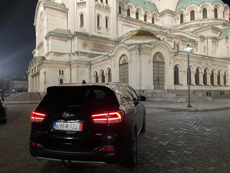 Kia Sorento Platinum Edit* 4AWD* Pano* 360* Keyless, снимка 4 - Автомобили и джипове - 48904178