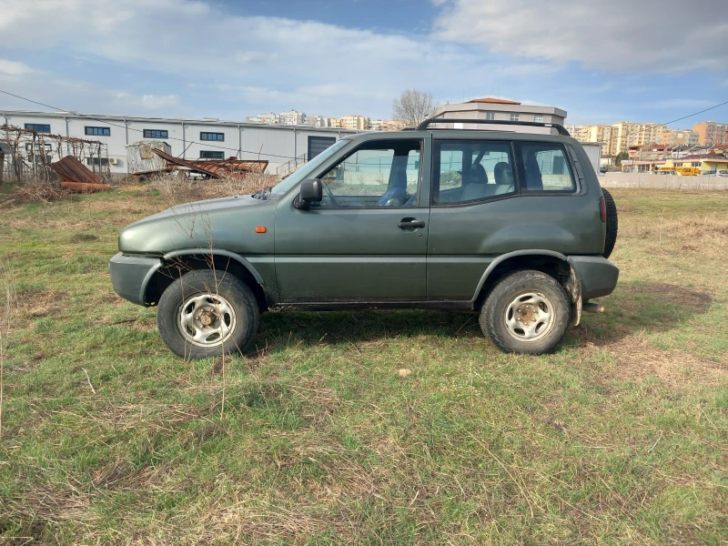 Nissan Terrano 4x4 бензин , снимка 3 - Автомобили и джипове - 49508166