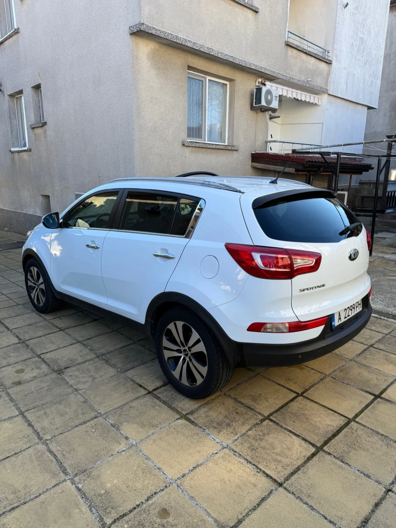 Kia Sportage, снимка 2 - Автомобили и джипове - 52793742