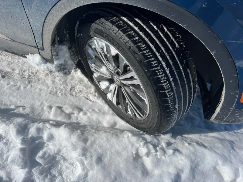 VW Tiguan Highline | ПОДГРЕВИ | ШИБЕДАХ | CARFAX, снимка 9 - Автомобили и джипове - 53400278