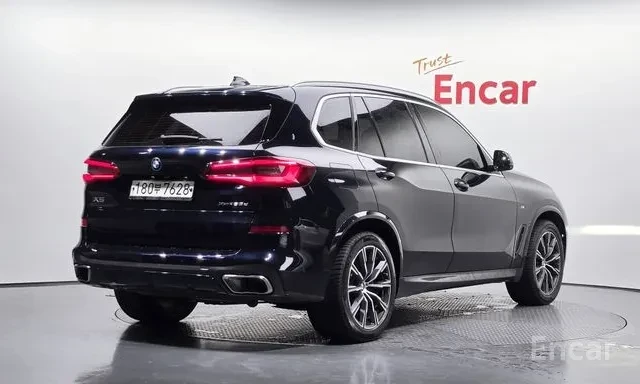 BMW X5 30D * M ПАКЕТ * ОБДУХВАНЕ * HUD * БЕЗ ИНЦИДЕНТИ * , снимка 3 - Автомобили и джипове - 56116747
