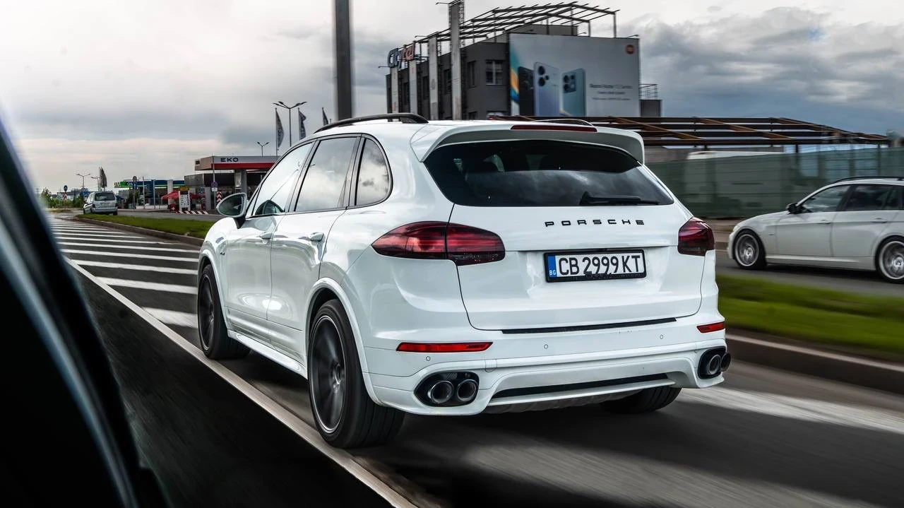 Porsche Cayenne S 4.2 BiTDI V8 - изображение 2