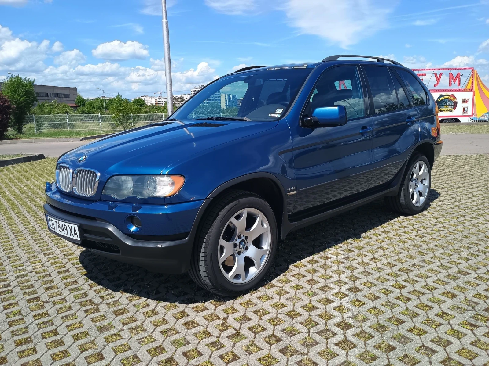BMW X5 4.4i - изображение 7