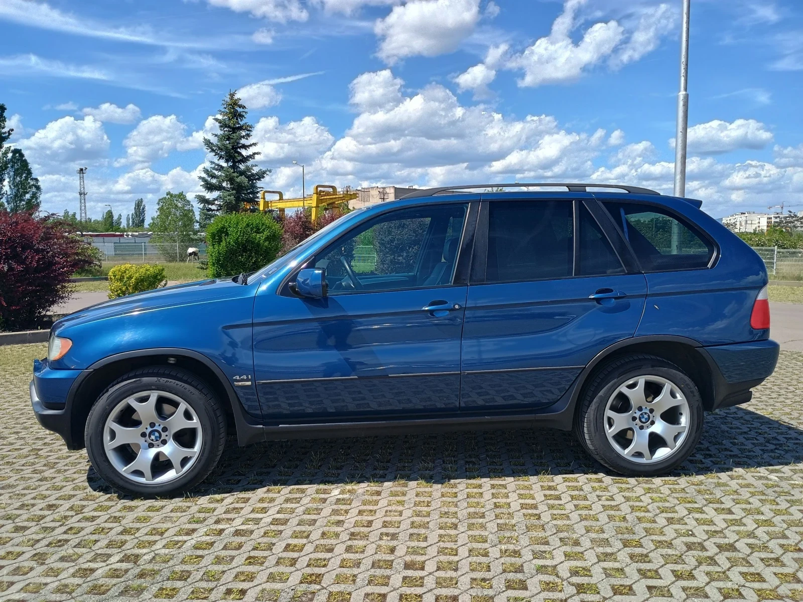 BMW X5 4.4i - изображение 6