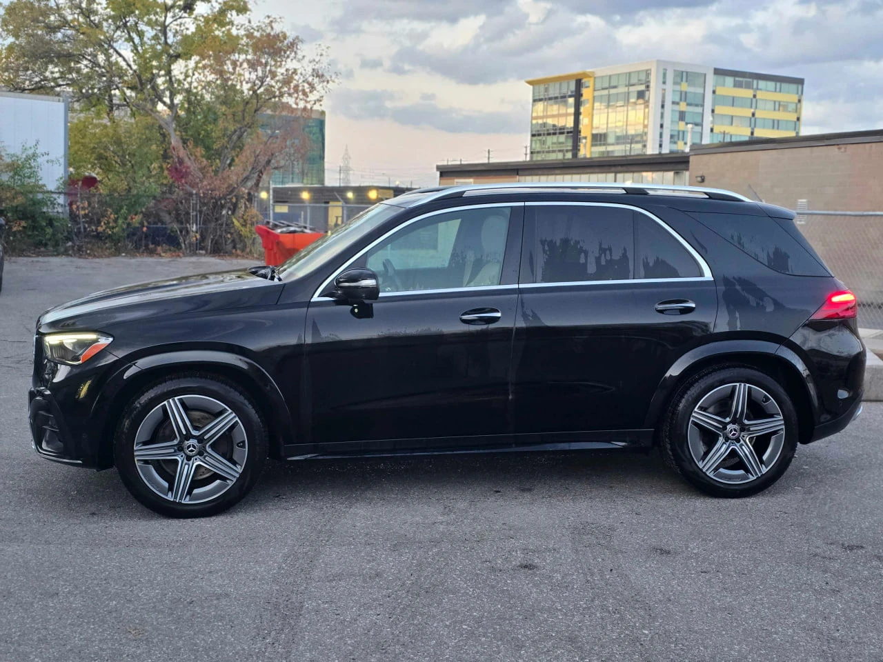 Mercedes-Benz GLE 350 * АВТО КРЕДИТ* ЦЕНА ДО БГ * СЕРВИЗНА ИСТОРИЯ *  - изображение 2