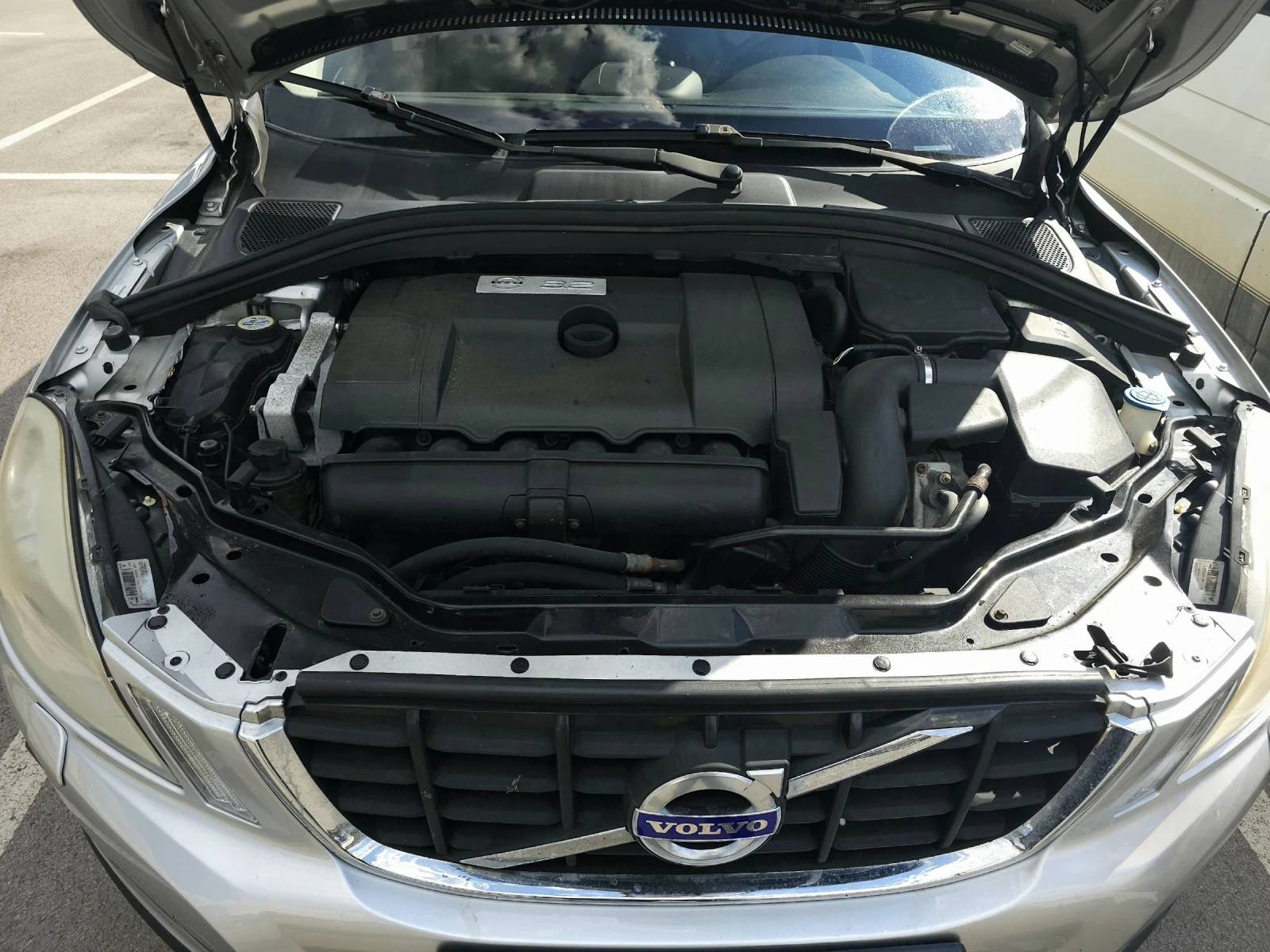 Volvo XC60 3.2 AWD, снимка 3 - Автомобили и джипове - 53729662