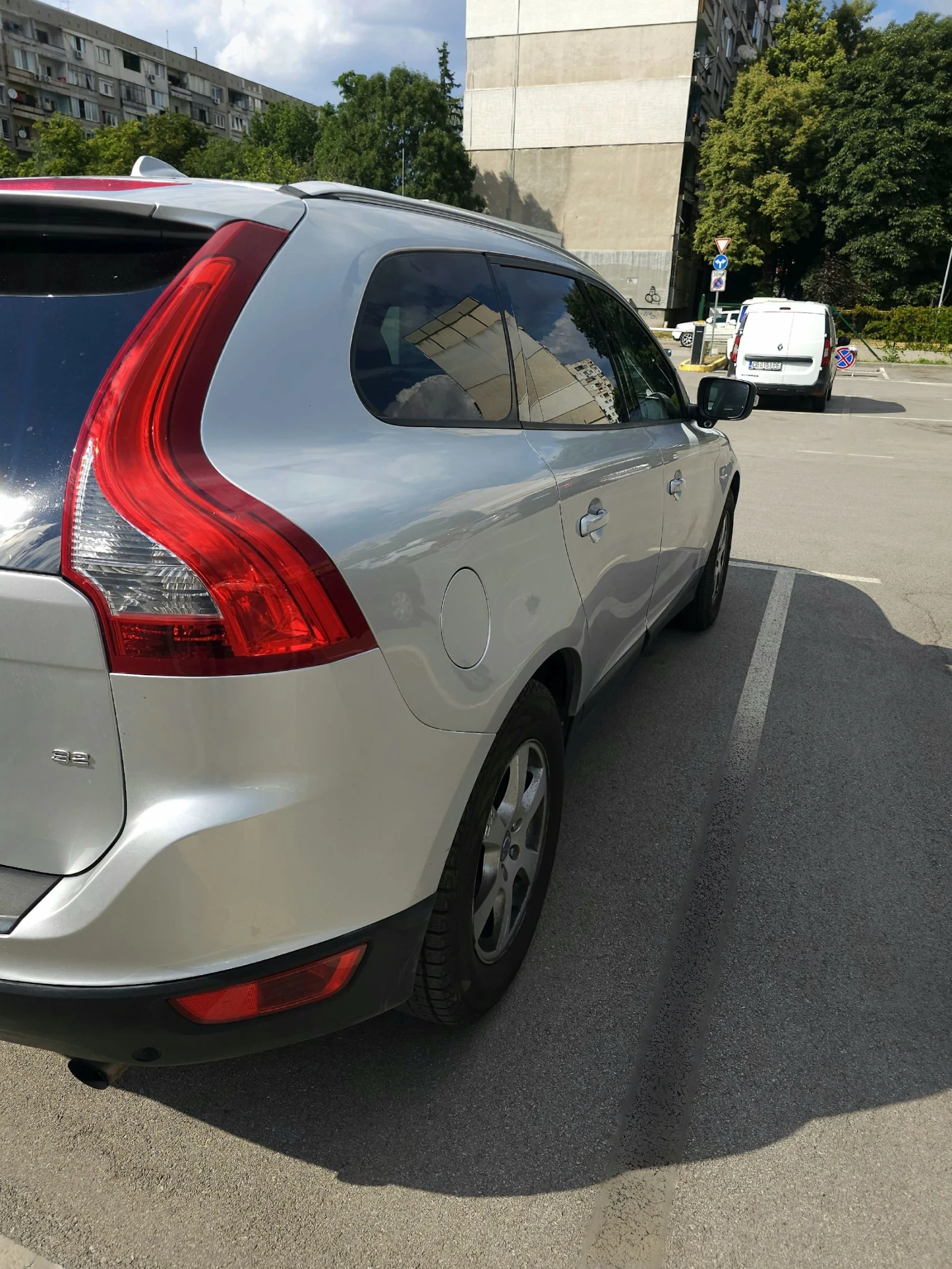 Volvo XC60 3.2 AWD, снимка 7 - Автомобили и джипове - 53729662