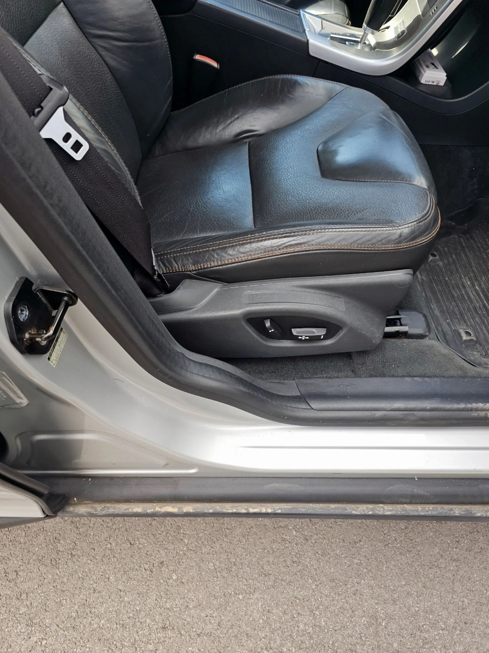 Volvo XC60 3.2 AWD, снимка 9 - Автомобили и джипове - 53729662