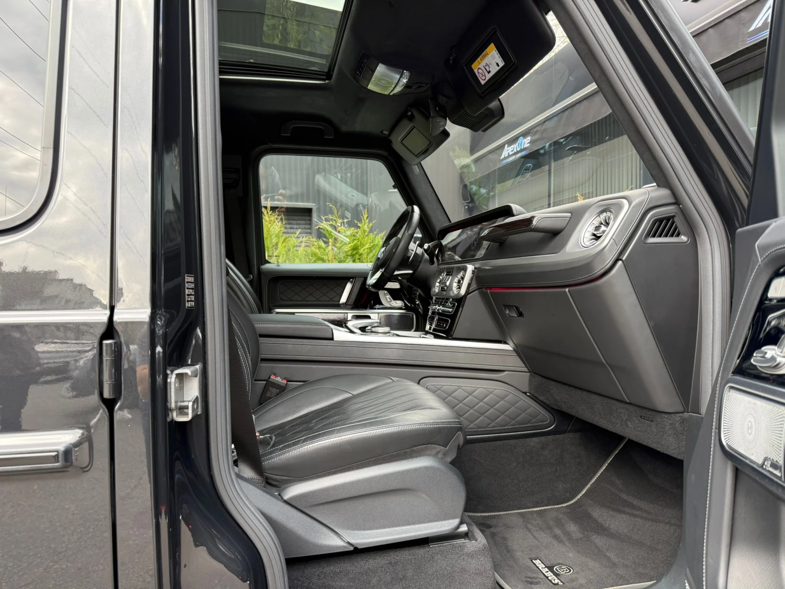 Mercedes-Benz G 63 AMG BRABUS G700/PLATINUM BLACK, снимка 14 - Автомобили и джипове - 53975090