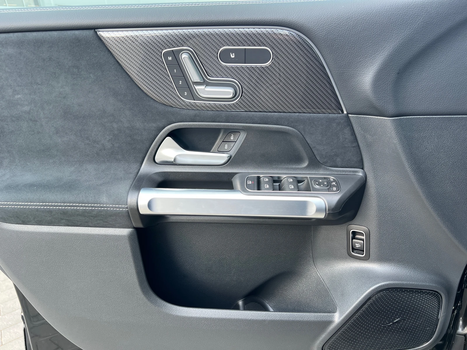 Mercedes-Benz GLB 220 4MATIC 6+ 1 | Mobile.bg � ����������� 10