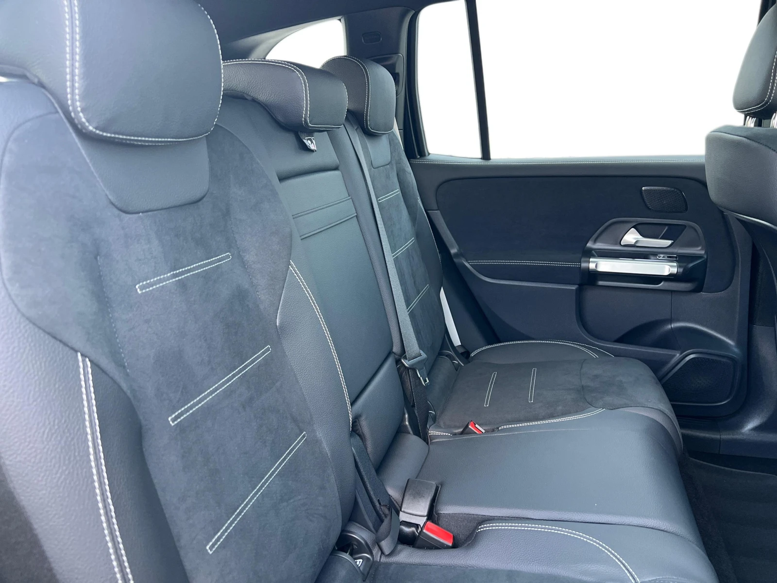 Mercedes-Benz GLB 220 4MATIC 6+ 1 | Mobile.bg � ����������� 12