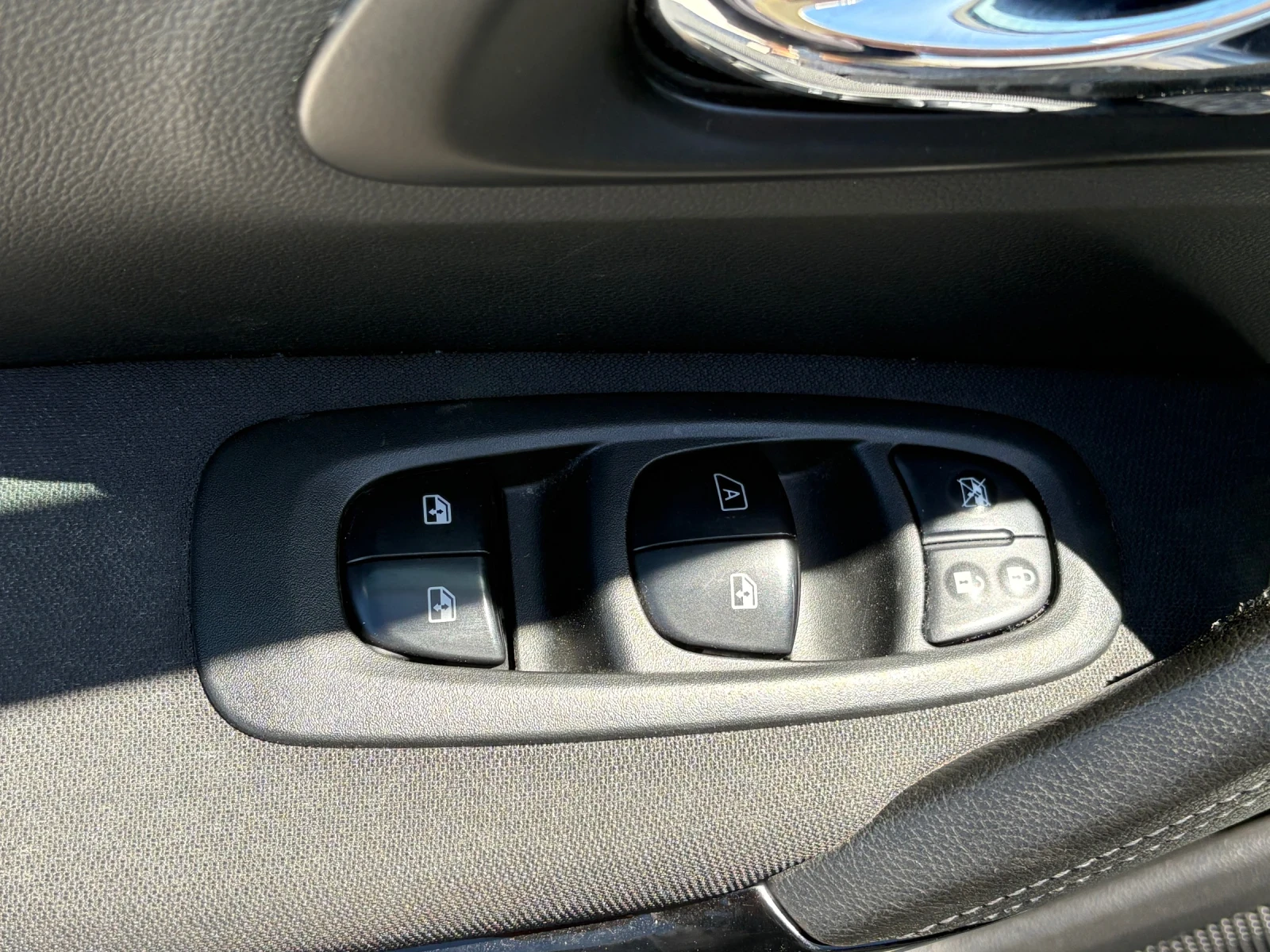 Renault Kadjar, снимка 6 - Автомобили и джипове - 54720589
