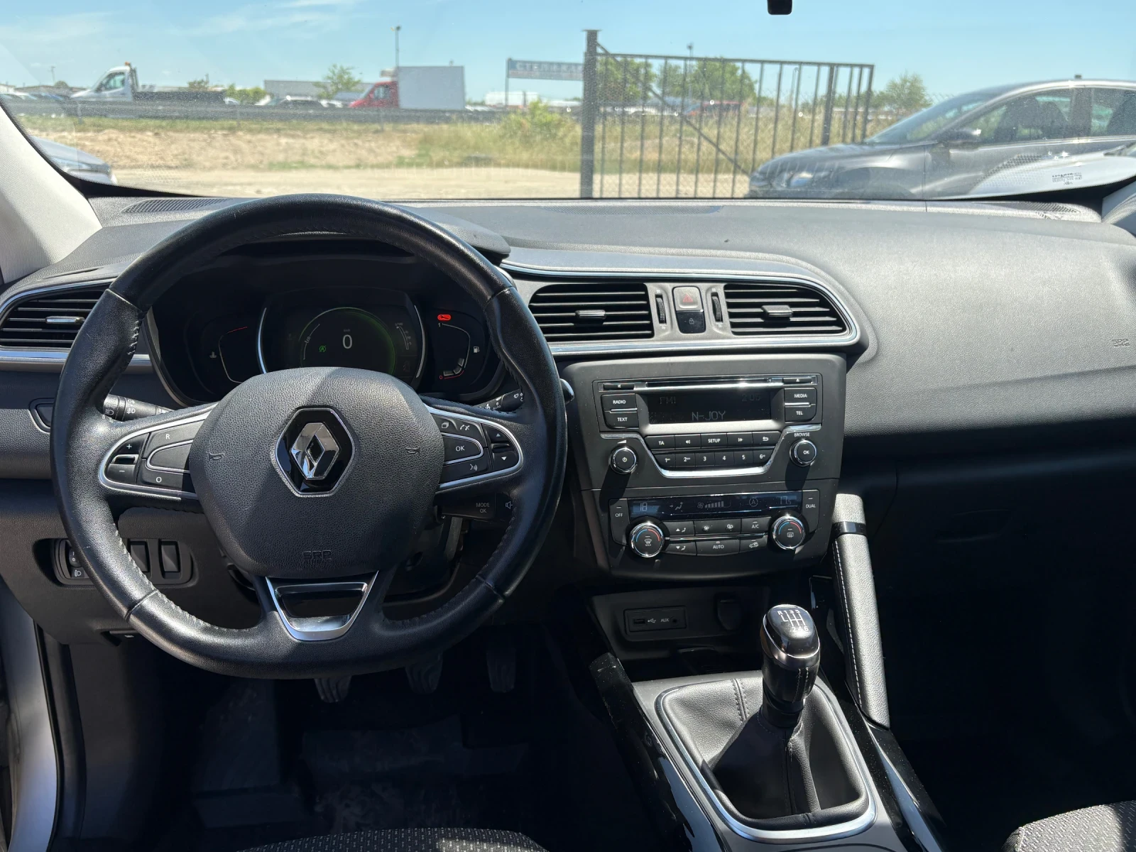 Renault Kadjar, снимка 15 - Автомобили и джипове - 54720589