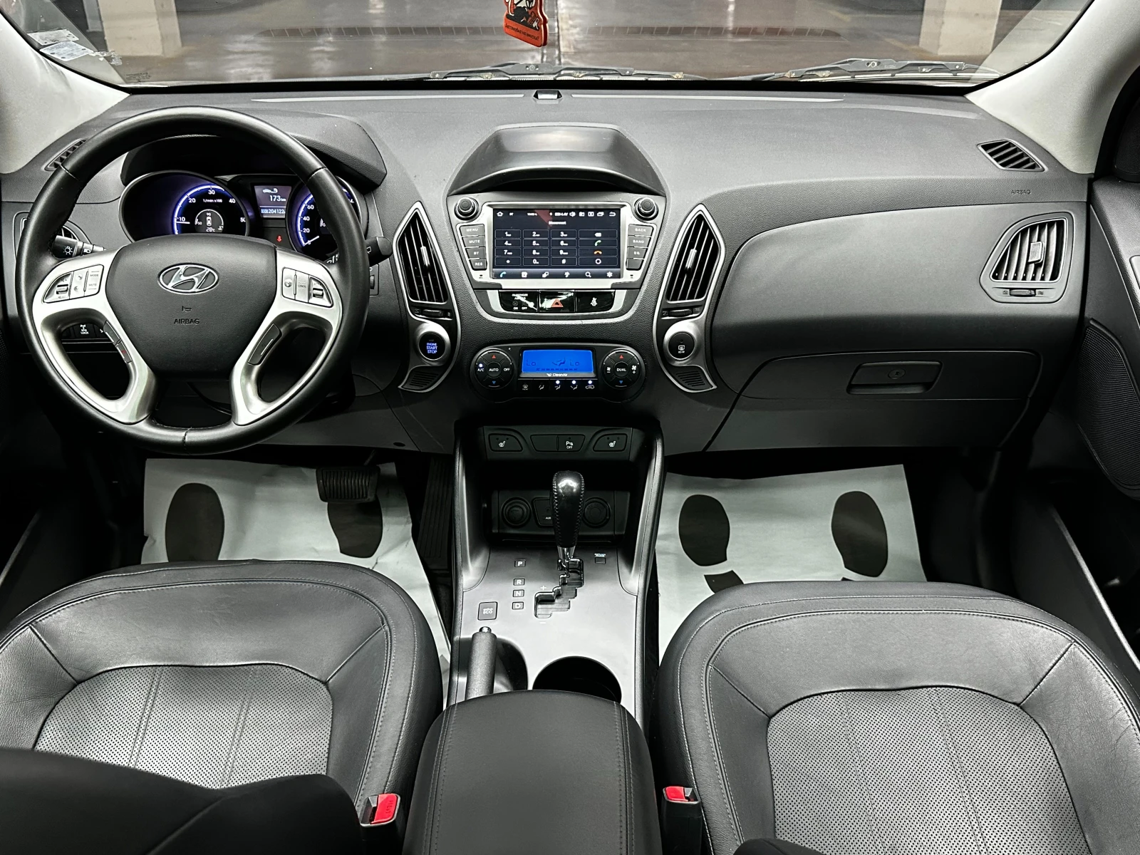 Hyundai IX35 2.0d/Автомат/4х4/ГАРАНЦИЯ, снимка 16 - Автомобили и джипове - 55573595