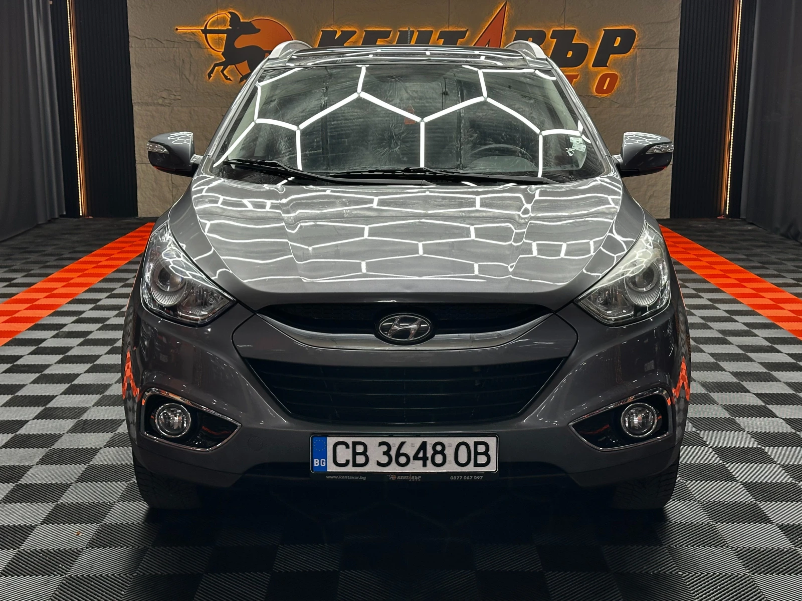 Hyundai IX35 2.0d/Автомат/4х4/ГАРАНЦИЯ, снимка 2 - Автомобили и джипове - 55573595