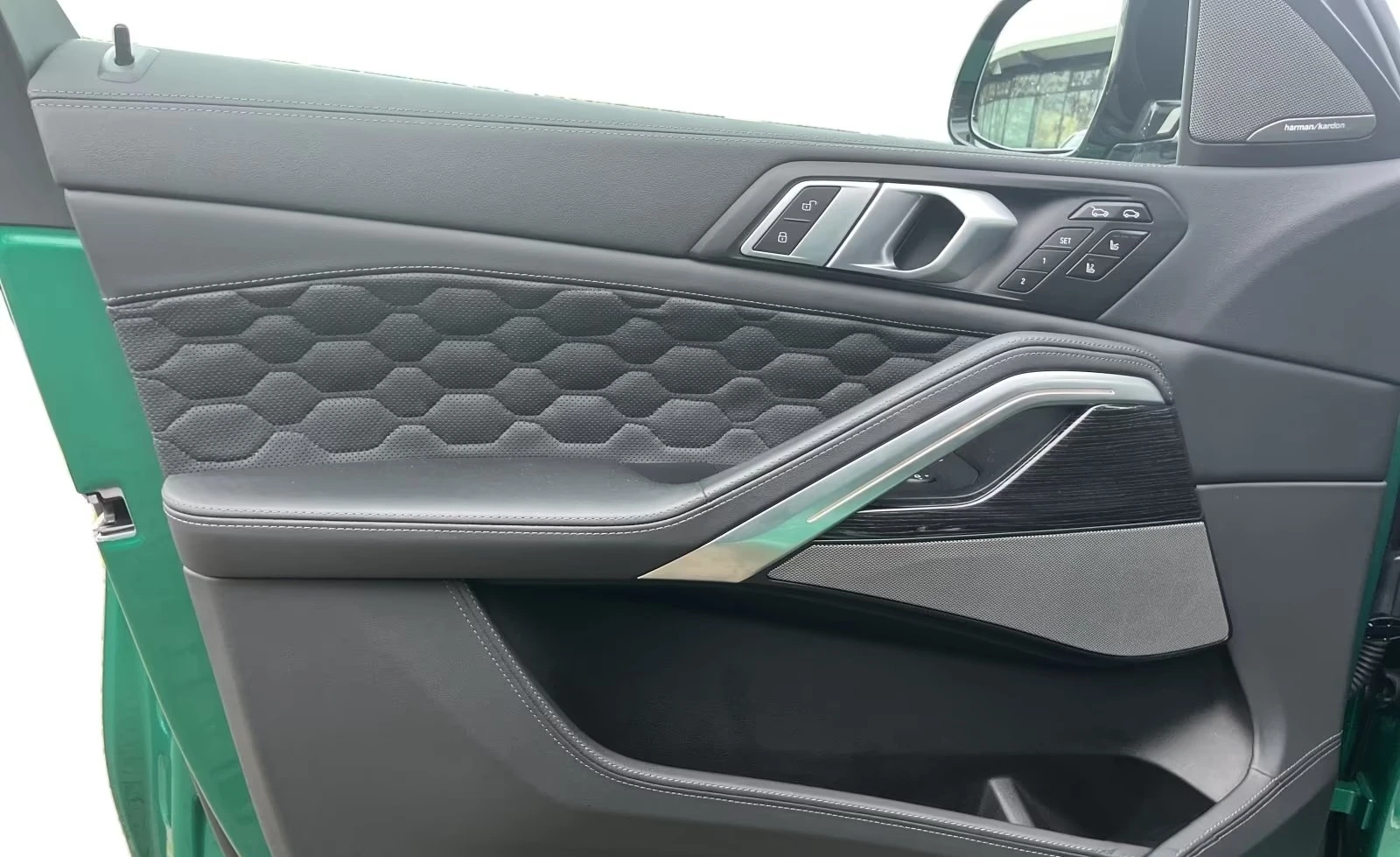 BMW X6 M COMPETITION/ SHADOW LINE/ SKY LOUNGE/ H&K/ 360/, снимка 8 - Автомобили и джипове - 55574724