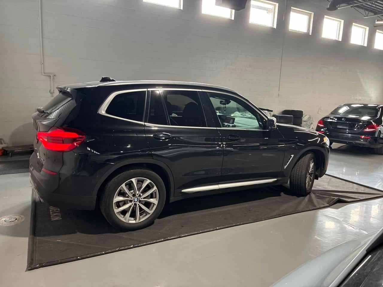 BMW X3 * xDrive30i * ЛИЦЕНЗИРАН ДИЛЪР * CARFAX, снимка 3 - Автомобили и джипове - 55579218