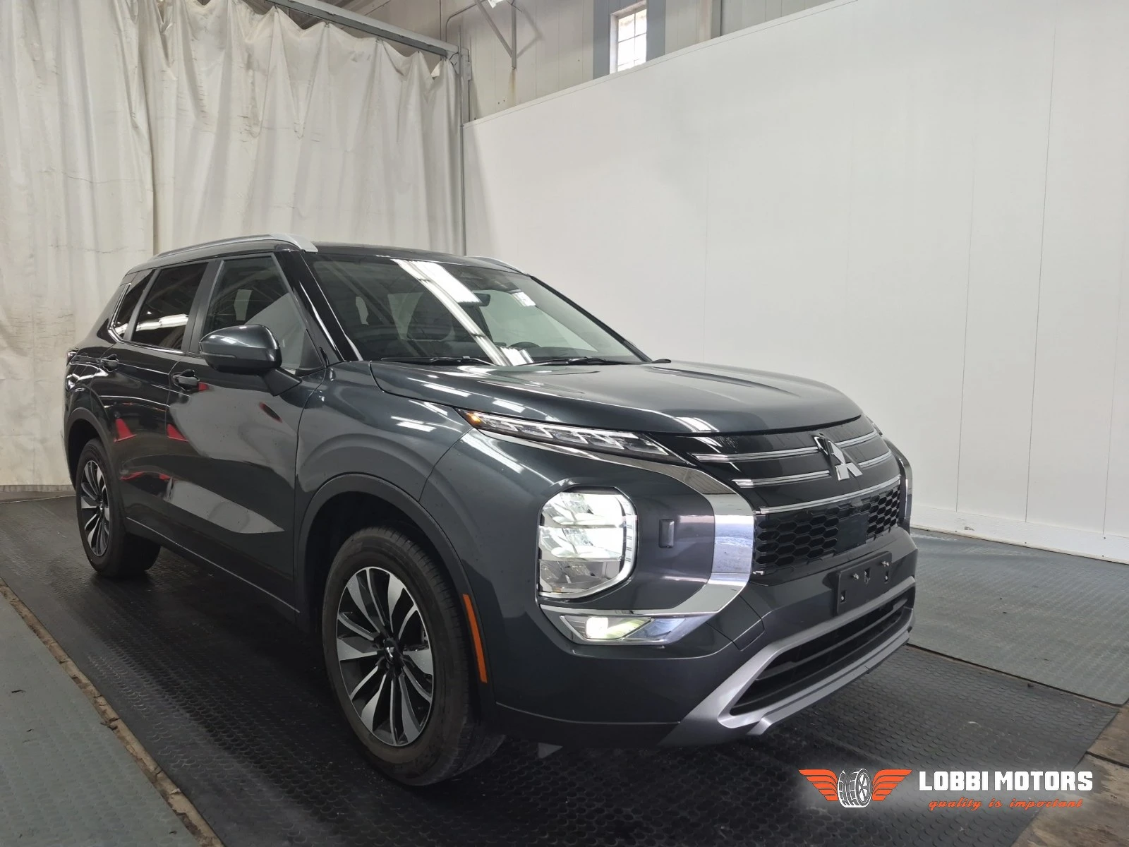 Mitsubishi Outlander, снимка 2 - Автомобили и джипове - 55928997