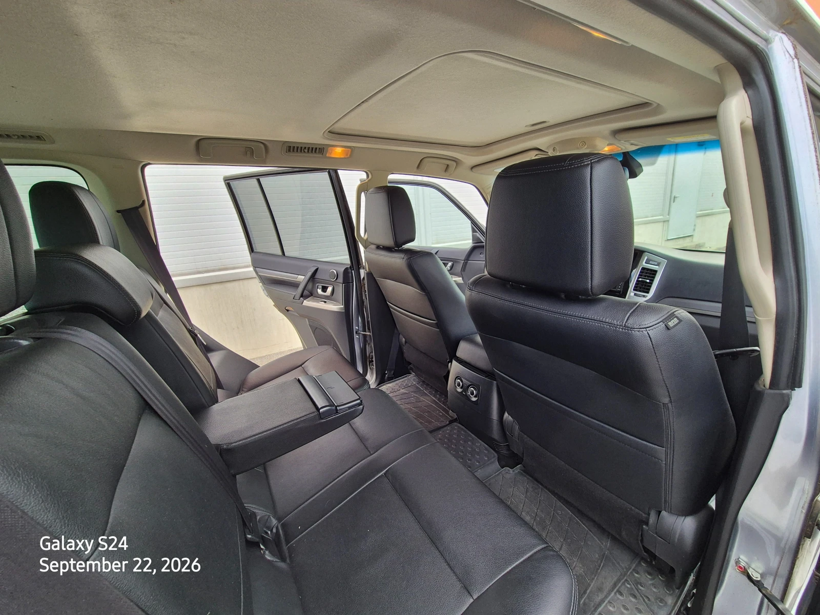 Mitsubishi Pajero, снимка 7 - Автомобили и джипове - 56182936