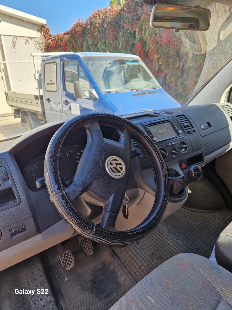 VW T5, снимка 5 - Бусове и автобуси - 47645815