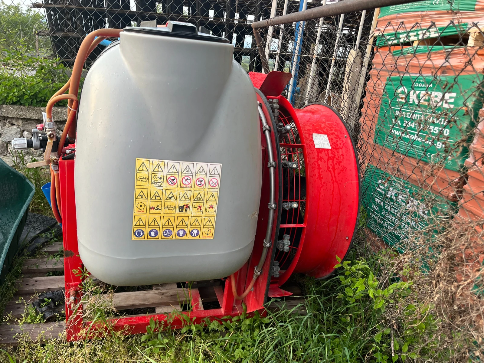 Пръскачка Agron 300, снимка 2 - Селскостопанска техника - 54371899