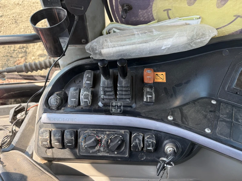 Багер Hidromek 102B, снимка 8 - Индустриална техника - 52728644