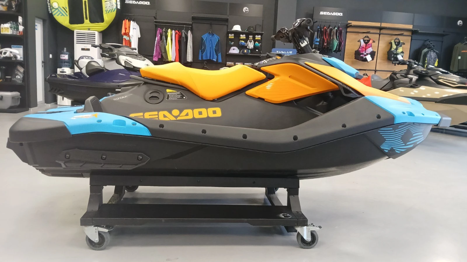 Джет Bombardier Sea Doo Trixx 90 1UP, снимка 6 - Воден транспорт - 55737767