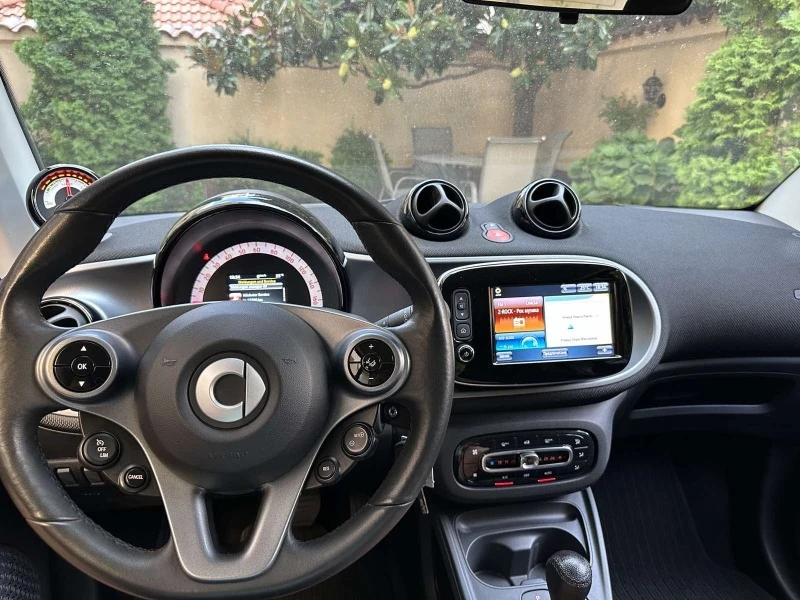 Smart Fortwo, снимка 10 - Автомобили и джипове - 47347922