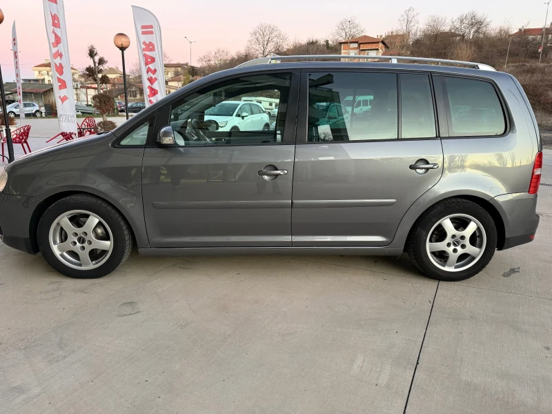 VW Touran ТЕМПОМАТ/БОРД/КЛИМАТРОНИК/ПОДГРЕВ/Xenon, снимка 2 - Автомобили и джипове - 48557034