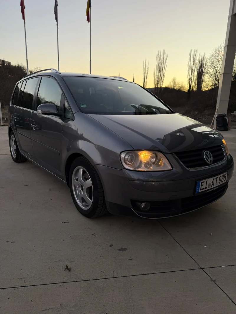 VW Touran ТЕМПОМАТ/БОРД/КЛИМАТРОНИК/ПОДГРЕВ/Xenon, снимка 7 - Автомобили и джипове - 48557034