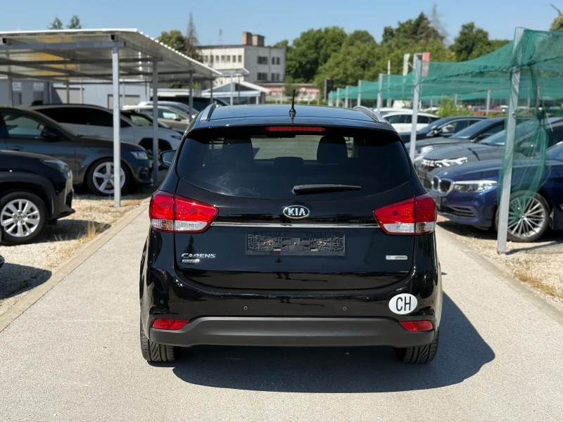 Kia Carens 1.6i Швейцария, снимка 6 - Автомобили и джипове - 52654034