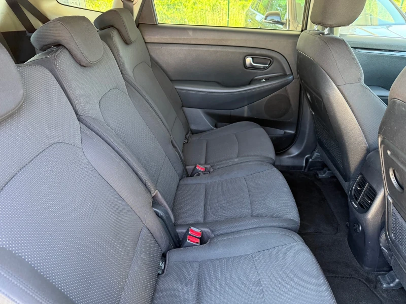 Kia Carens 1.6i Швейцария, снимка 10 - Автомобили и джипове - 52654034