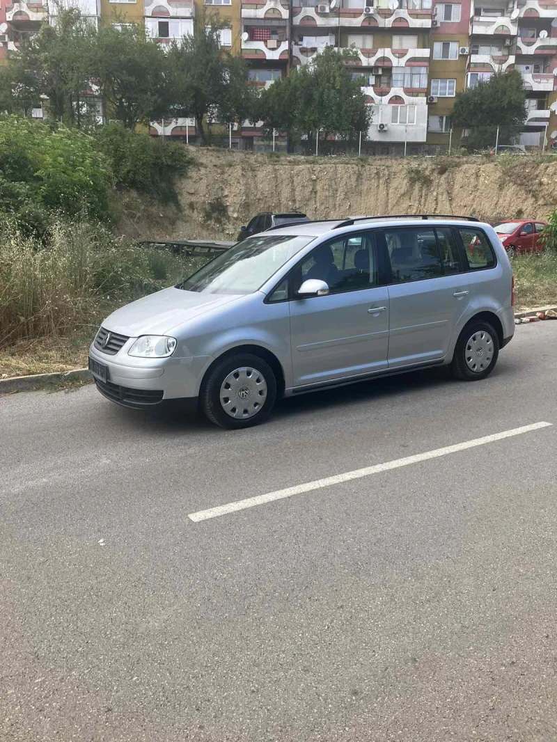 VW Touran 1.9 TDI, снимка 2 - Автомобили и джипове - 51302810