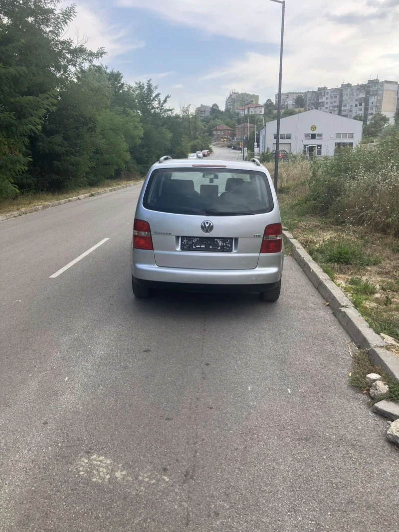 VW Touran 1.9 TDI, снимка 4 - Автомобили и джипове - 51302810
